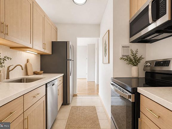 2nd image of 1718 P St NW APT 608