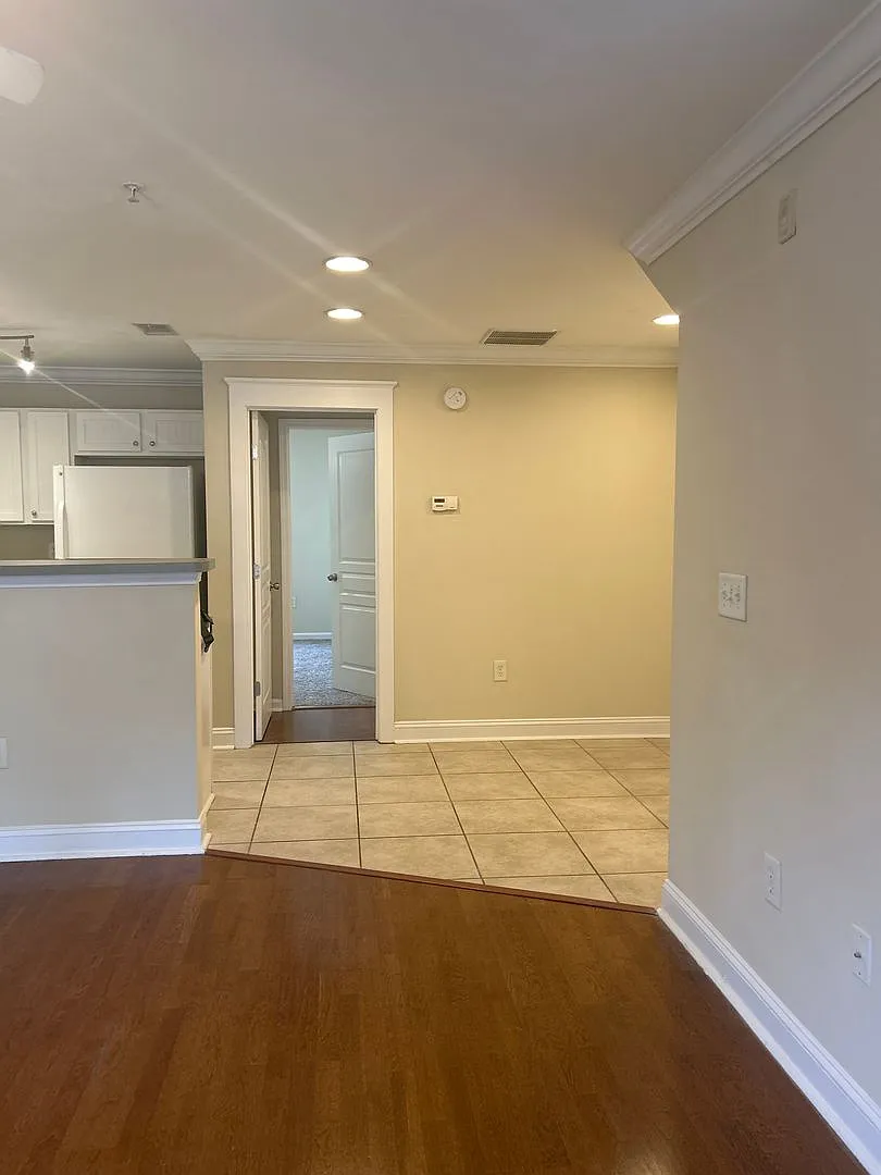 05-205 Sun — Photo 1