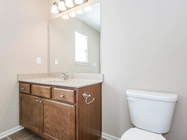 Parkway Oaks Townhomes and Duplexes — Photo 54