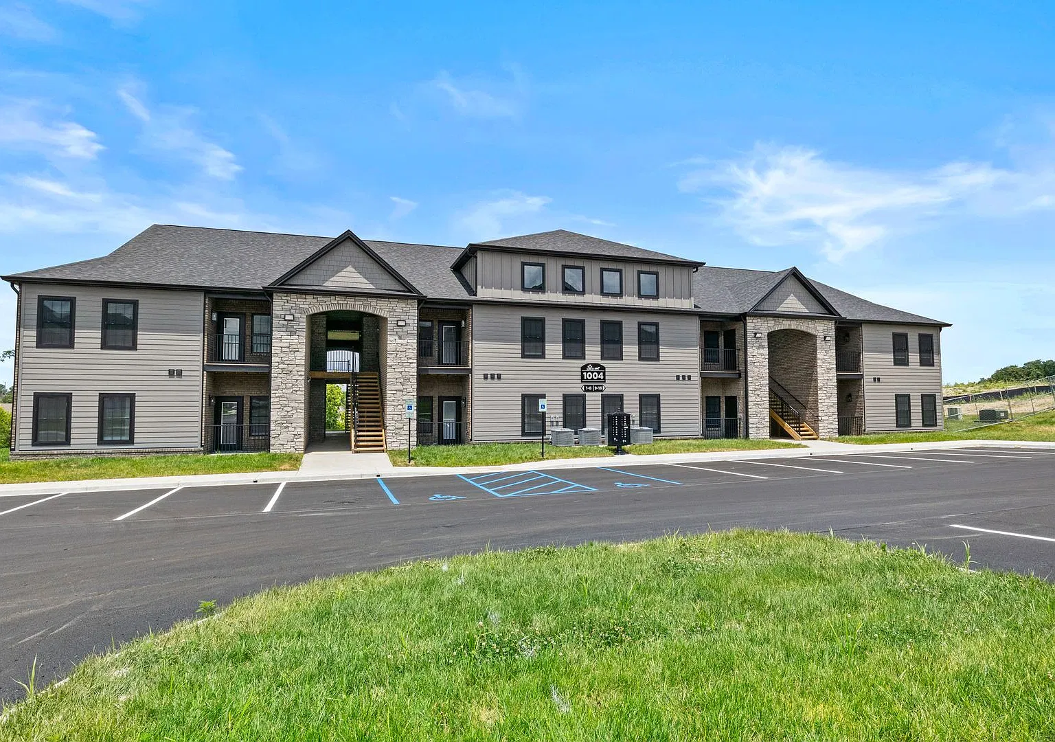 1040 Coachman Drive — Photo 4