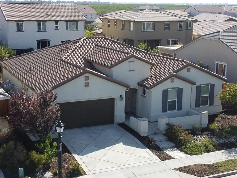 2708 Sweeney Dr — Photo 5