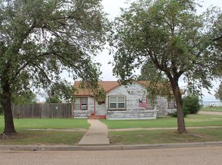 423 N Gaines Ave, Tulia, TX 79088