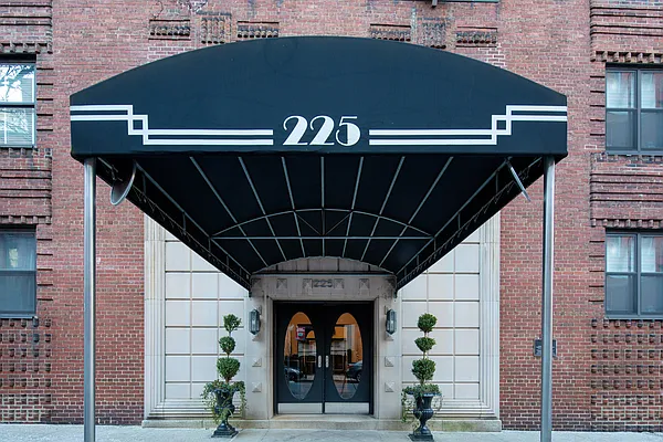 Sold by Sotheby's International Realty | media 9