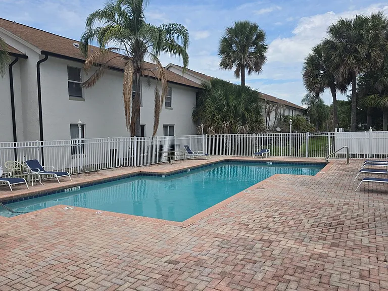 3651 N Goldenrod Rd #208 — Photo 2