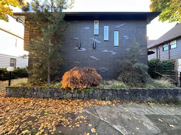 2222-2228 NE Halsey St, Portland, OR 97232