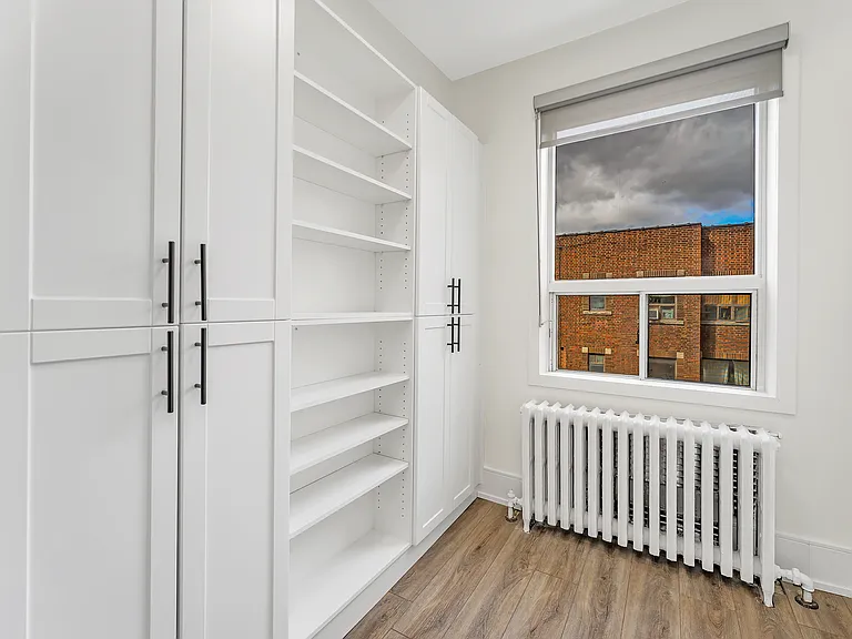 231 Vaughan Rd — Photo 17