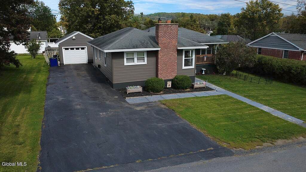 1st image of 9 7th Avenue