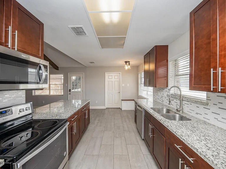 451 Gentilly Dr — Photo 16
