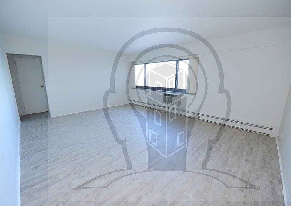 1st image of 7337 S South Shore Dr APT 703
