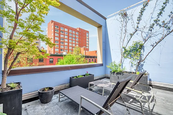 Sold by Compass | media 5