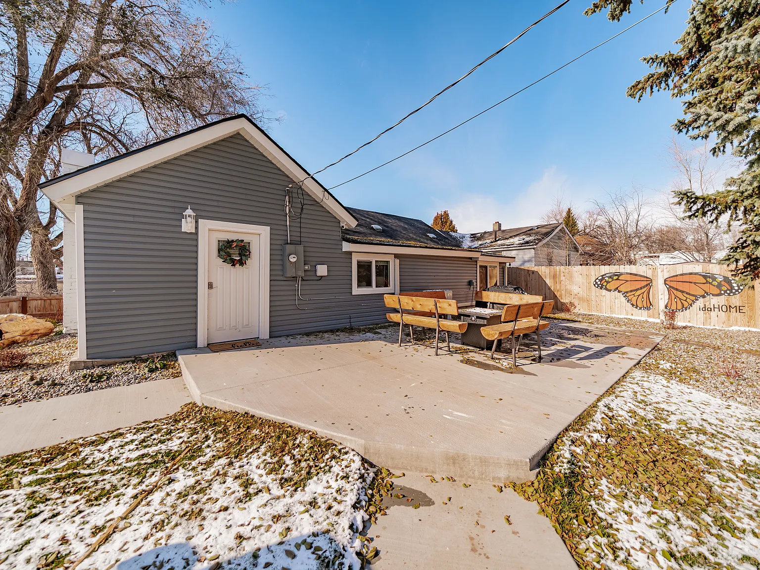 454 Iona St — Photo 1