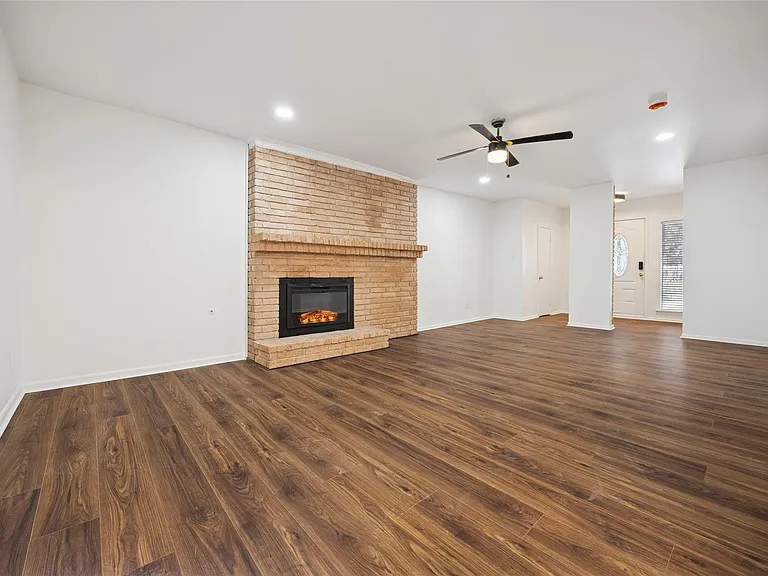 705 Harold St #2 — Photo 2
