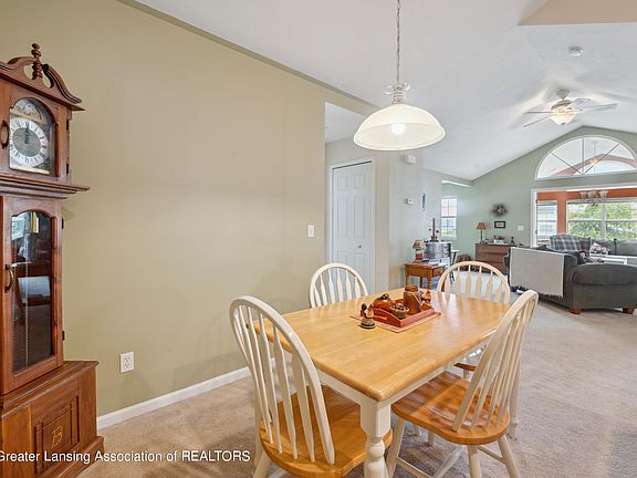 4th image of 3024 Hamlet Cir