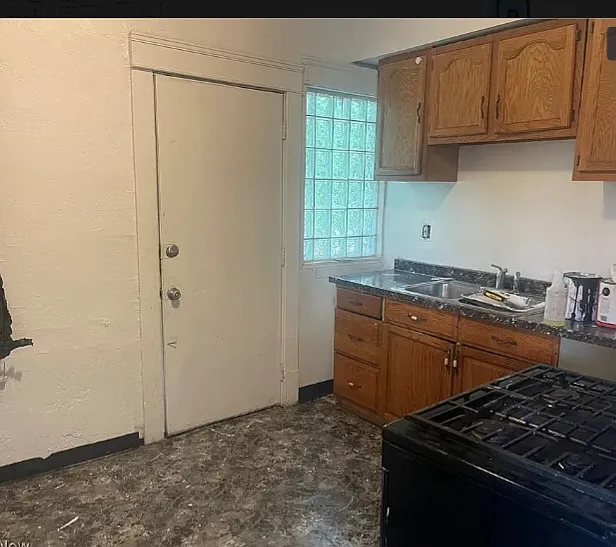 2 bed, $900 — Photo 1