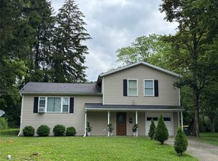 201 Imperial Ct, Vestal, NY 13850