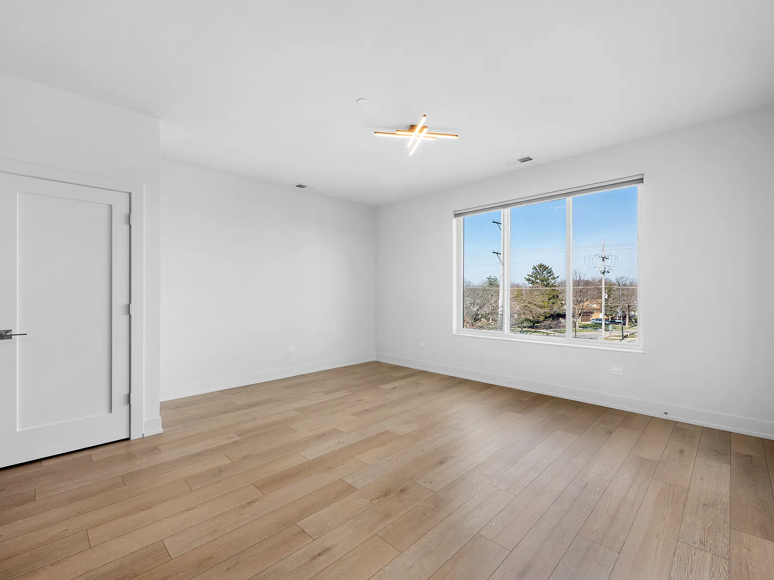 2 bed, 1112 sqft, $2,947 — Photo 3