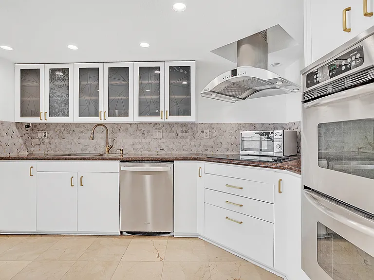 1541 Brickell Ave #105 — Photo 27