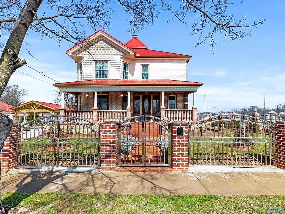 1st image of 100 W Bryan St