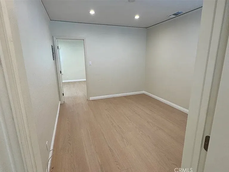 716 Fischer St — Photo 6