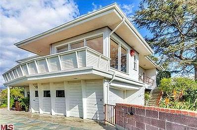 3rd image of 2101 Park Dr