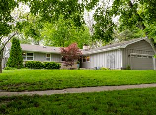 1310 Lincolnshire Dr, Champaign, IL 61821