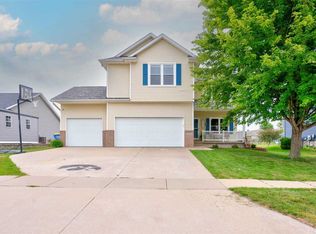 1460 Antler Dr, North Liberty, IA 52317