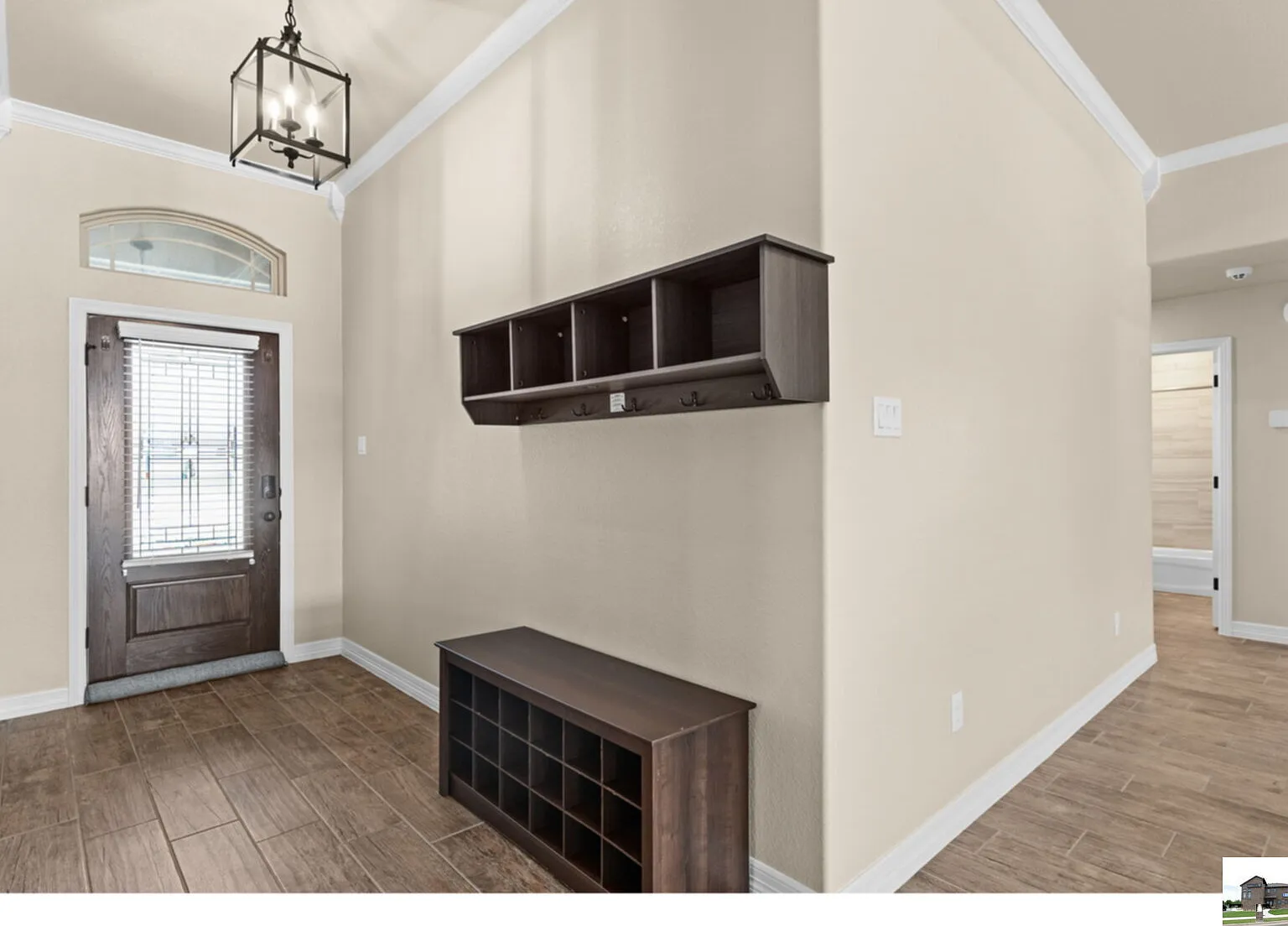 4 bed, 2.5 bath, 2272 sqft, $2,300 — Photo 3