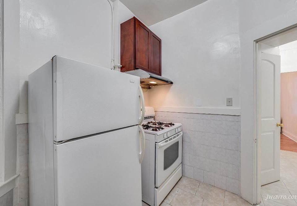 1st image of 729 Hyde St APT 5