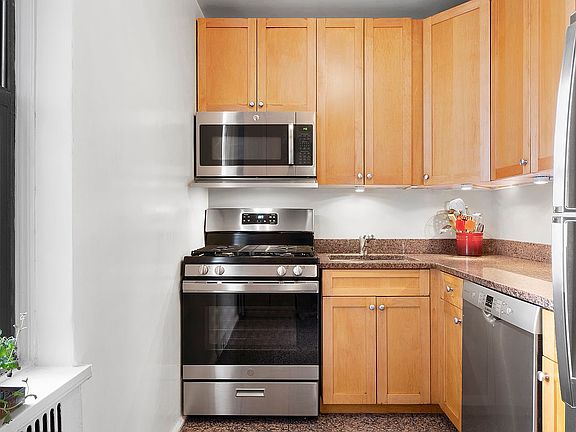 3rd image of 405 W 57th St APT 5F
