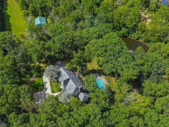 3rd image of 101 Sunnybranch Rd