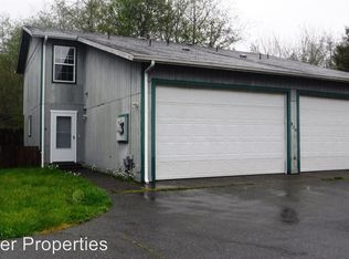 829 Limbaugh Way APT A, Brookings, OR 97415