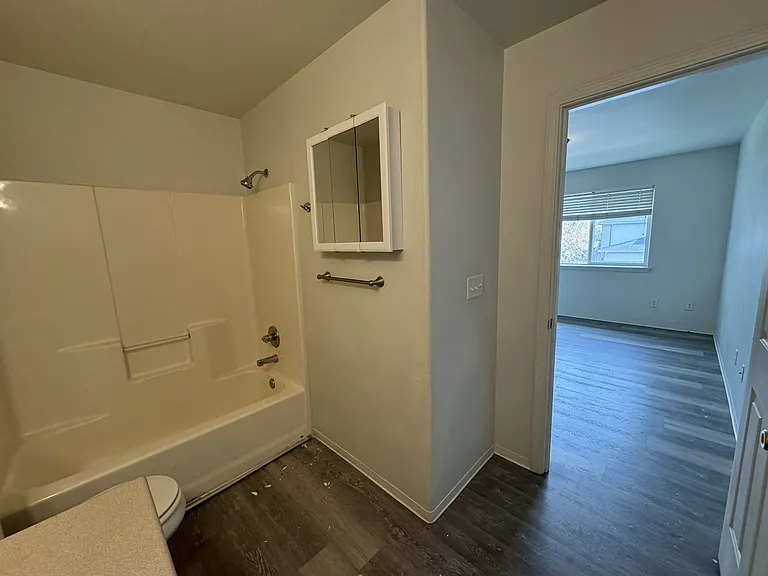 501 Briarwood Dr — Photo 14