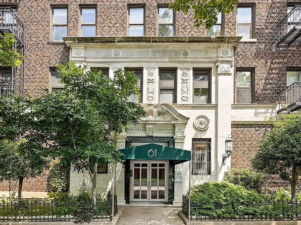 61 Eastern Pkwy APT 2E, Brooklyn, NY 11238