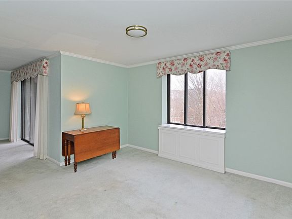 5th image of 201 Grant St #606
