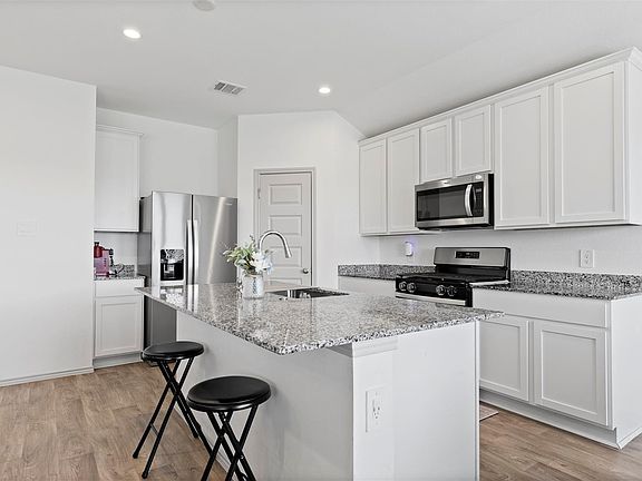 4th image of 3521 Rockefeller Rd