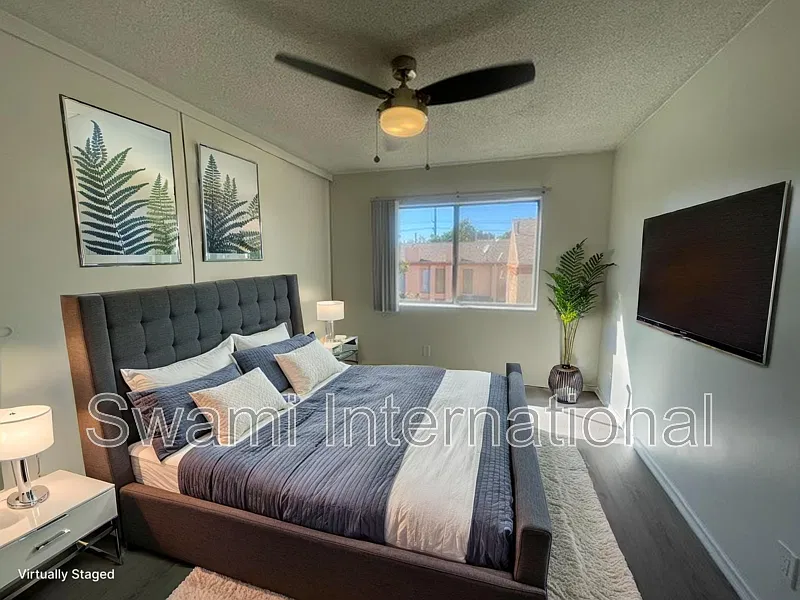 2 bed, 2.0 bath, 995 sqft, $2,350 — Photo 2
