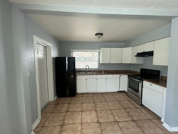 4th image of 2120 Woods St