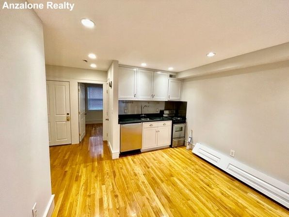 11 Thacher Ct #3
