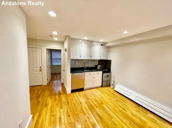 11 Thacher Ct, Boston, MA