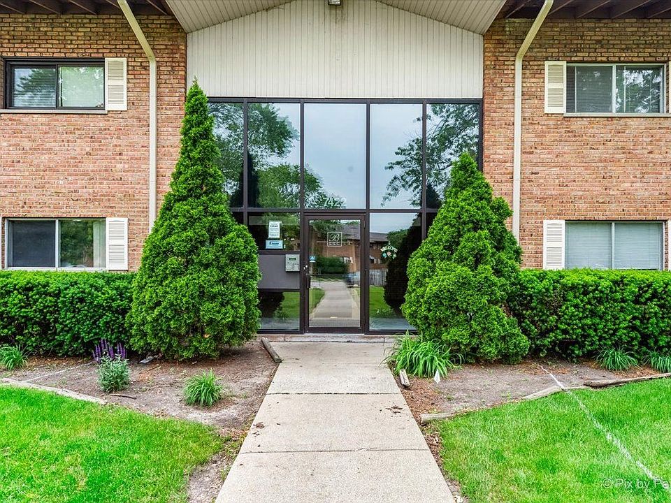 1st image of 7422 Brookdale Dr #1-102