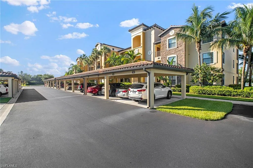 2 bed, 2.0 bath, 1162 sqft, $8,000 — Photo 3