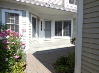 21 Club Pointe Dr, White Plains, NY 10605