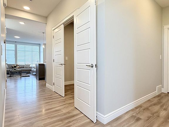 5th image of 1003 Goldfinch Way NW