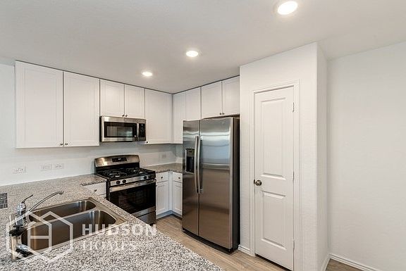 5th image of 427 Butterfly Bush Ct