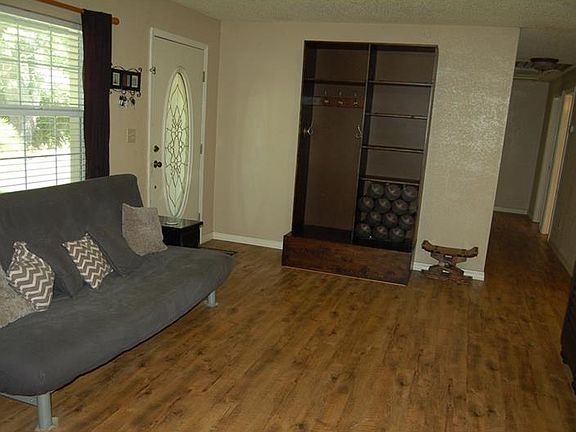4th image of 911 Keith Ln