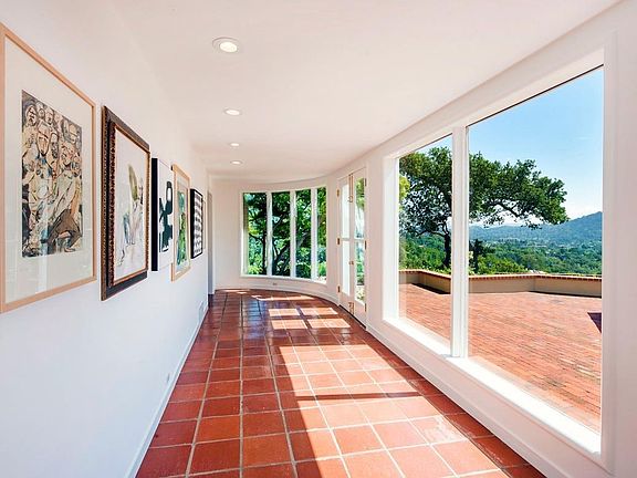 5th image of 61 Upper Toyon Dr