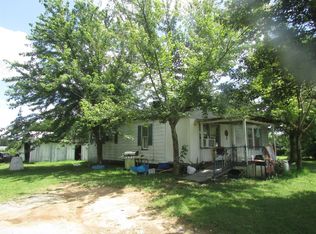 585 Rabbit Trail Rd, Leoma, TN 38468