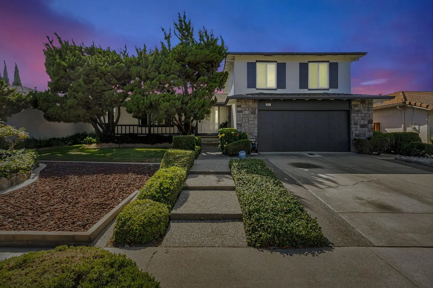 693 Kirk Glen Dr photo 1