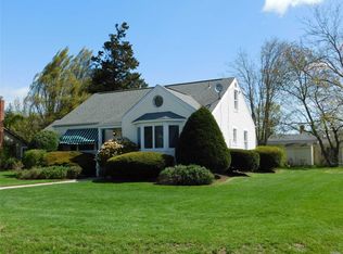 76 Point Rd, Riverhead, NY 11901