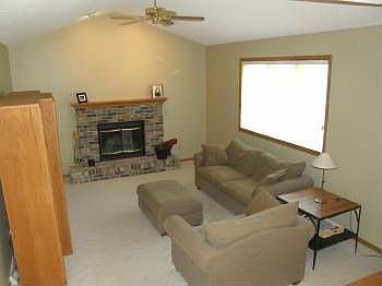 2nd image of 875 Crown Cir